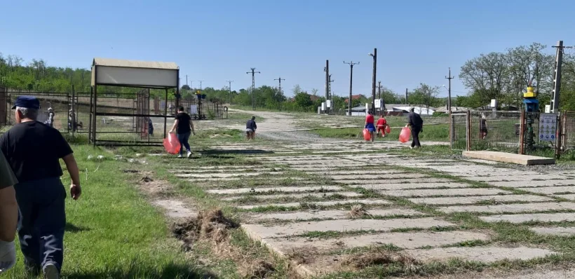 Peste 1,5 tone de deșeuri, strânse din comuna gălățeană Schela