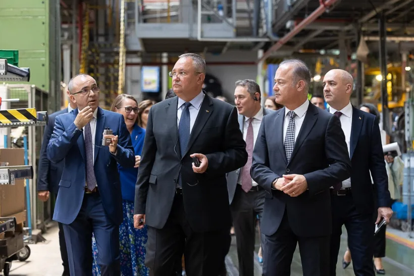 Premierul Ciucă: „Începând cu anul 2024 va fi produs primul autovehicul complet electric”