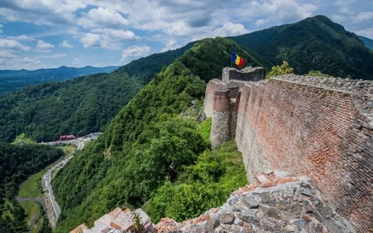 Cetatea Poenari intră în reabilitare