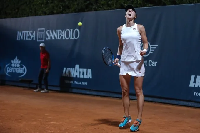 Irina Begu avansează în sferturi la Palermo
