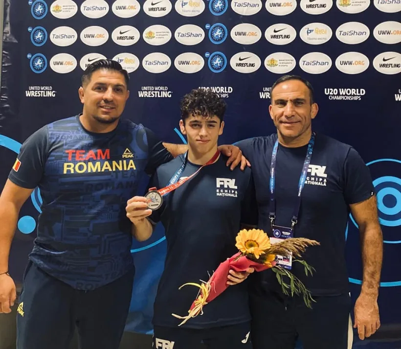 Argint mondial pentru luptătorul Denis Florin Mihai