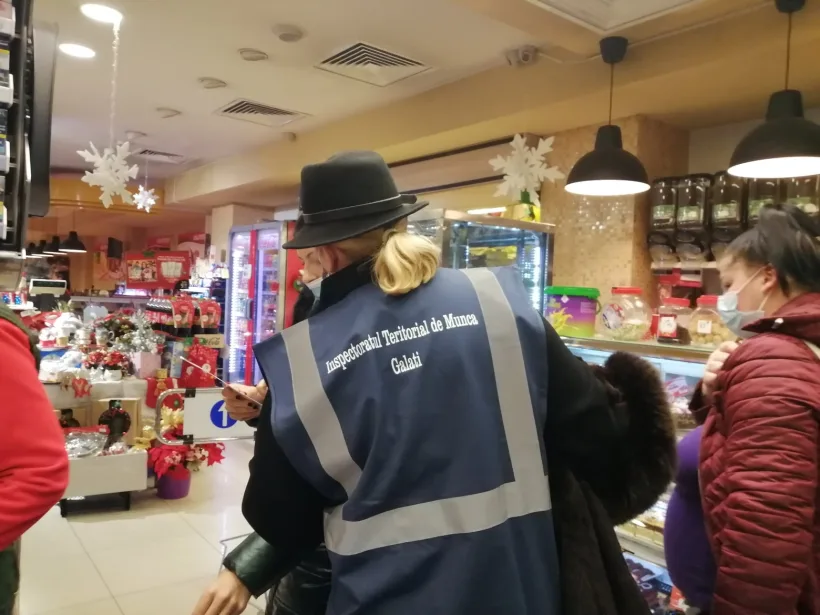 Amenzi de aproape 80.000 de lei, de la inspectorii de muncă gălățeni