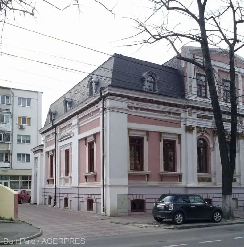 Conflictul de muncă de la Centrul Cultural „Dunărea de Jos” Galați merge mai departe