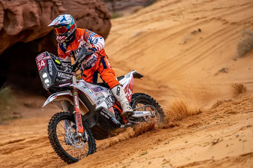 Românul Mani Gyenes a terminat pe locul 38 cea de-a patra etapă de la Raliul Dakar