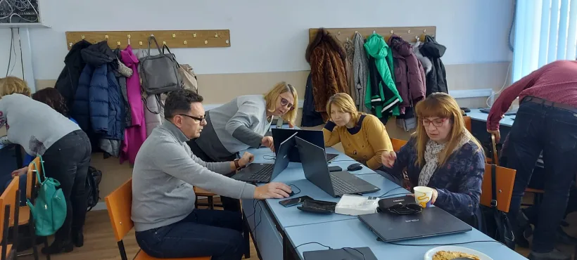 Sute de profesori gălățeni au trecut de partea cealaltă a catedrei, pentru aprofundarea noilor cerințe educaționale