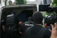 Percheziţii în căutarea infractorilor
