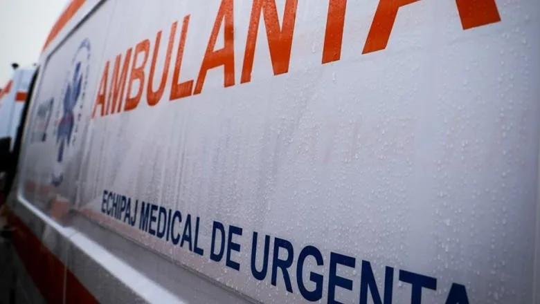 Accident cu trei victime la Tecuci: o mașină s-a izbit de un tractor