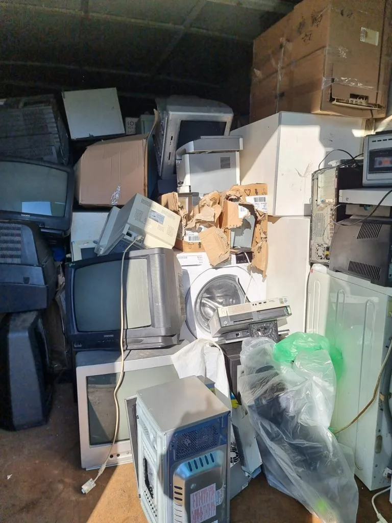 Trei puncte de colectare a deșeurilor de echipamente electrice și electronice în Galați