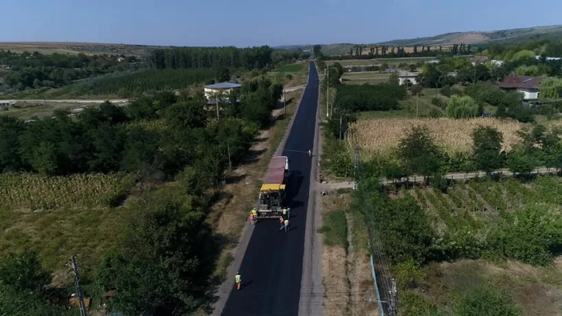 Un drum județean a fost reabilitat în totalitate. Prețul lucrării: 8 milioane de euro