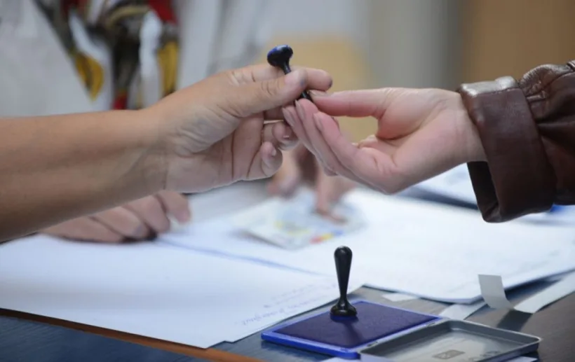 Alegeri locale: Cel mai tânăr candidat are puțin peste 23 de ani, iar cel mai bătrân are 100 de ani