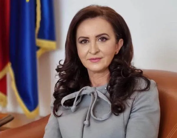 Ministerul Familiei îndeamnă la decență: Am avut mai multe reclamații cu privire la folosirea unor copii și tineri în clipurile electorale