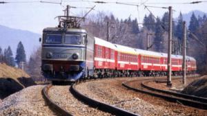 Din 2024, CFR va trebui să despăgubească călătorii dacă trenurile vor avea întârzieri