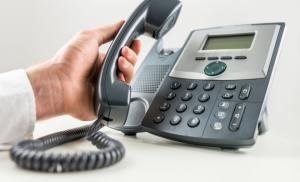 Tarifele la telefonia fixă scad cu 30 %