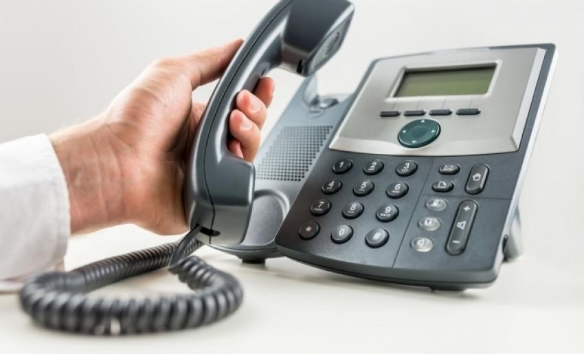 Tarifele la telefonia fixă scad cu 30 %