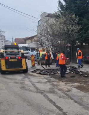 Daniel Băluță: Începem programul de reparație a străzilor din sectorul 4 și de eliminare a gropilor.