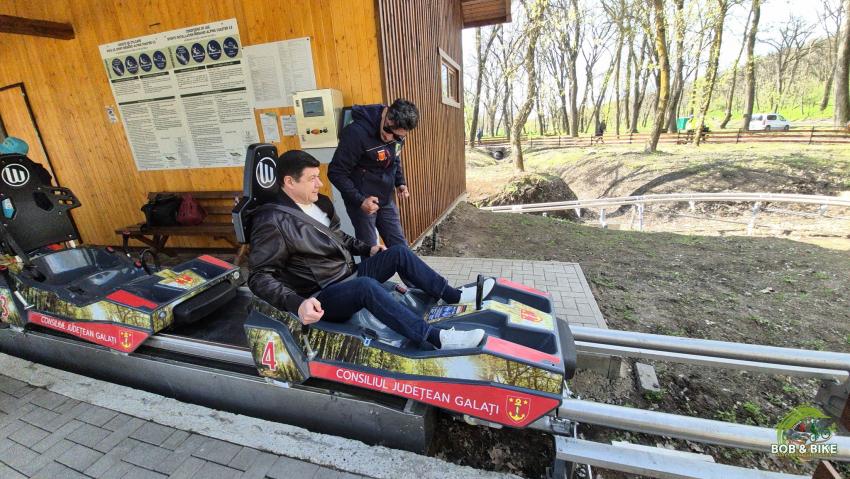 Adrenalină printre copaci: pistă de bob unică în România, inaugurată în pădurea Gârboavele
