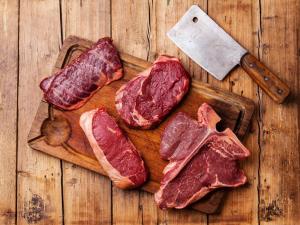 CORONAVIRUS. Industria cărnii, PIERDERI de milioane de euro