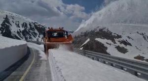 Transalpina, blocată temporar: șoferii sunt sfătuiți să caute rute alternative