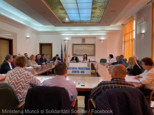 Ședință a Comisiei de Dialog Social la Iași, cu participarea ministrului Muncii
