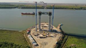 Navigație fluvială cu restricții în zona podului de la Brăila