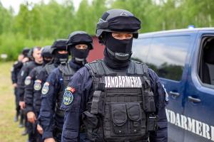 Campanie de dezinformare pe Tik-Tok și Facebook despre intervenția jandarmilor la protestele violente din București