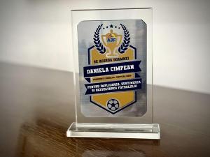 Președinta CJ Sibiu a primit o plachetă pentru „susținerea” fotbalului sibian