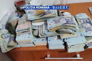 Operaţiunea “THE FLAG”. 1.700.000 de lei, descoperiţi la un bărbat prins de Poliție
