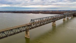 Statul organizează licitație pentru sistemul care va permite plata prin mijloace electronice a tarifului de trecere a podului de la Giurgiu