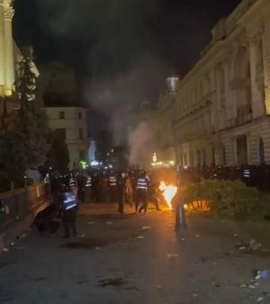 Agresorii de la protestul din București, căutați cu ajutorul imaginilor surprinse de martori și de camerele stradale