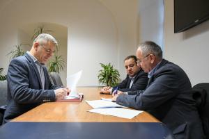 S-a semnat contractul pentru amenajarea peșterilor din Defileul Crișului Repede