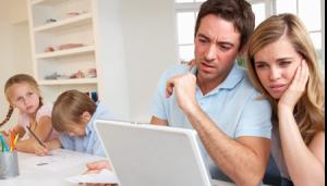 Familia românească trăiește sub limita unui trai decent