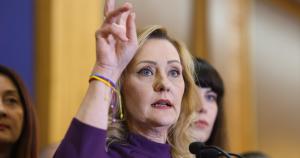 Elena Lasconi îi cere lui Klaus Iohannis să plece de la Cotroceni