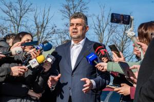 Vizită de lucru a primului ministru la Uzinele Dacia,  alături de reprezentanții administrației locale