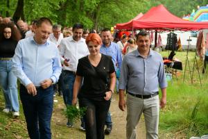 Sărbătoarea Bujorului, cu oficialitățile județului, în Dâmbovița