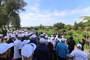 Concurs internațional de pescuit sportiv pentru nevăzători la o baltă de lângă orașul Galați