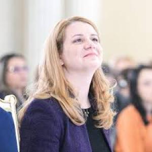 Ligia Deca anunță că de anul viitor, va fi ilegal programul în trei schimburi