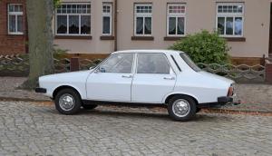 Despăgubiri pentru românii care înainte de 1989 au depus bani la CEC pentru a-și cumpăra o mașină Dacia