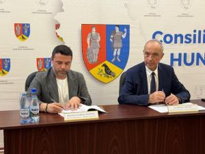 Un nou lot de microbuze electrice pentru școlile din Hunedoara