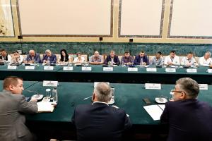 Marcel Ciolacu și reprezentanții crescătorilor de animale au discutat soluții pentru evitarea unei crize provocate de pesta micilor rumegătoare