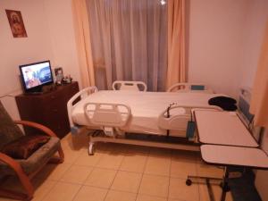 Nereguli pe bandă rulantă la un azil de bătrâni din Sectorul 4. Inspectorii cer închiderea unității