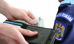 Șeful Poliției orașului Eforie este cercetat pentru luare de mită, după ce ar fi luat bani pentru a tolera comerțul clandestin pe plajă
