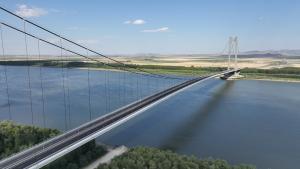 Cristian Pistol a anunțat deschiderea drumurilor de legătură ale Podului suspendat de la Brăila