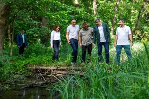 Ciolacu, în Pădurea Balotești: Poluarea ne priveşte pe toți