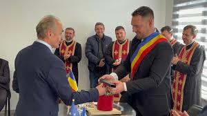 Cadou inedit pentru cel mai tânăr primar din Sălaj