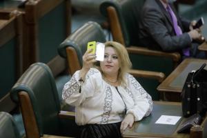 Diana Șoșoacă despre moartea lui Bogdan Stanoevici: SUSPECTĂ. Anchetatorii să intervină de urgență