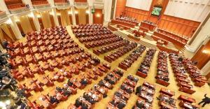 Legea împotriva femicidului, adoptată covârșitor de Parlament. Un singur vot „împotrivă” și critici privind „vulnerabilitatea juridică”