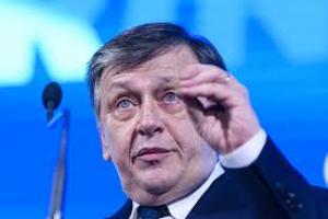 Mesajul lui Crin Antonescu pentru români: Îmi pare rău că am eșuat în aritmetica politică, dar nu regret deloc că am fost împreună