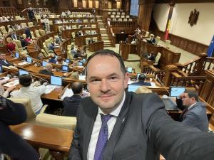 Claudiu Mureșan, senator PSD: Copiii diagnosticați cu tulburări din spectrul autist vor beneficia de tratamente stomatologice gratuite