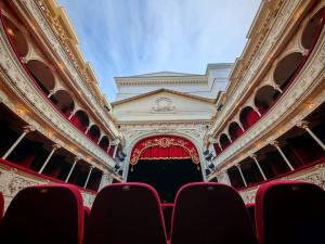 Nicușor Dan iar dă vina pe Guvern, și-și trimite directorii din „Cultură” după bani