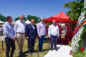 Administrația din Vaslui a depus coroane de flori la statuia lui Ștefan cel Mare